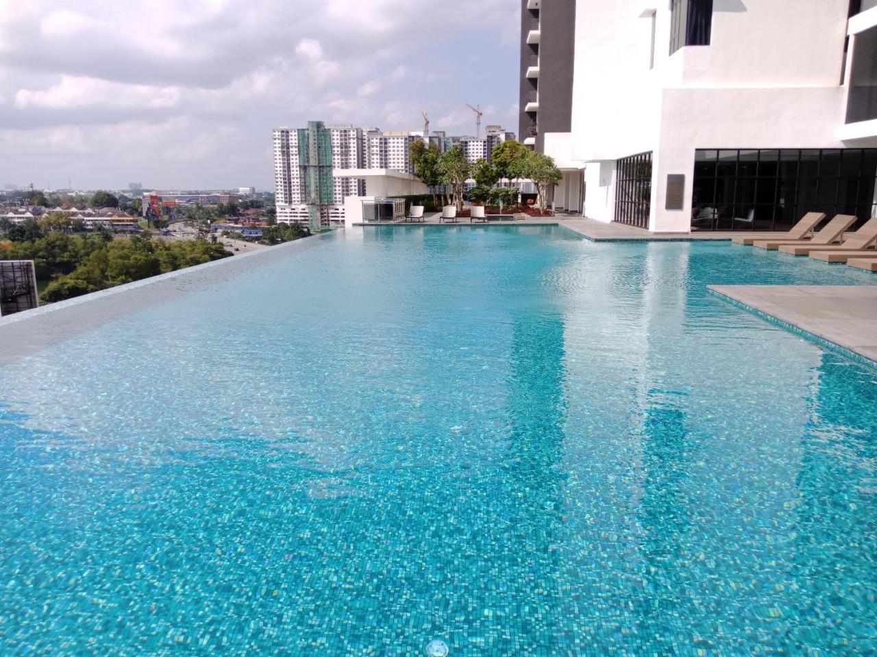1Tebrau Premium Suites By 12Stay Johor Bahru Kültér fotó